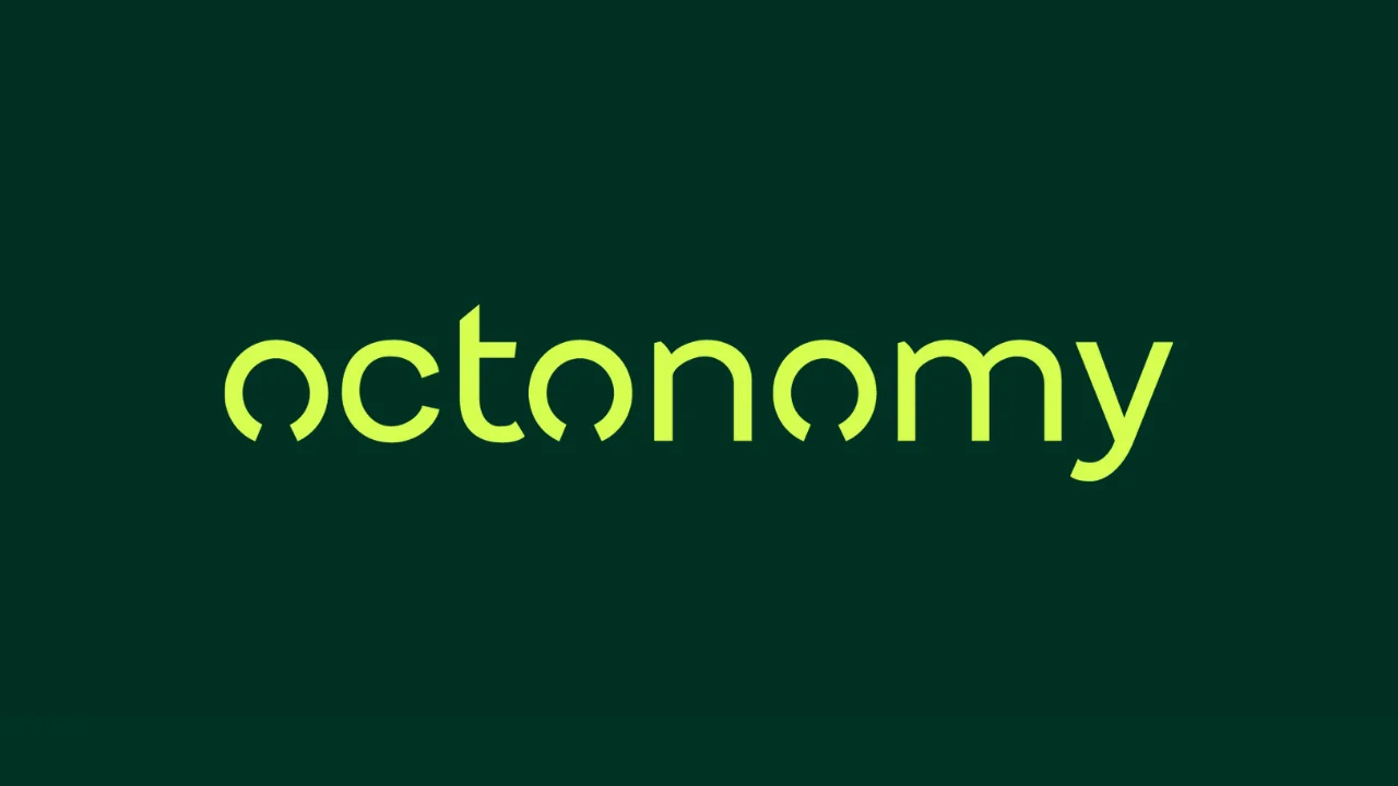 Koyu yeşil zemin üzerinde açık yeşil octonomy logosu