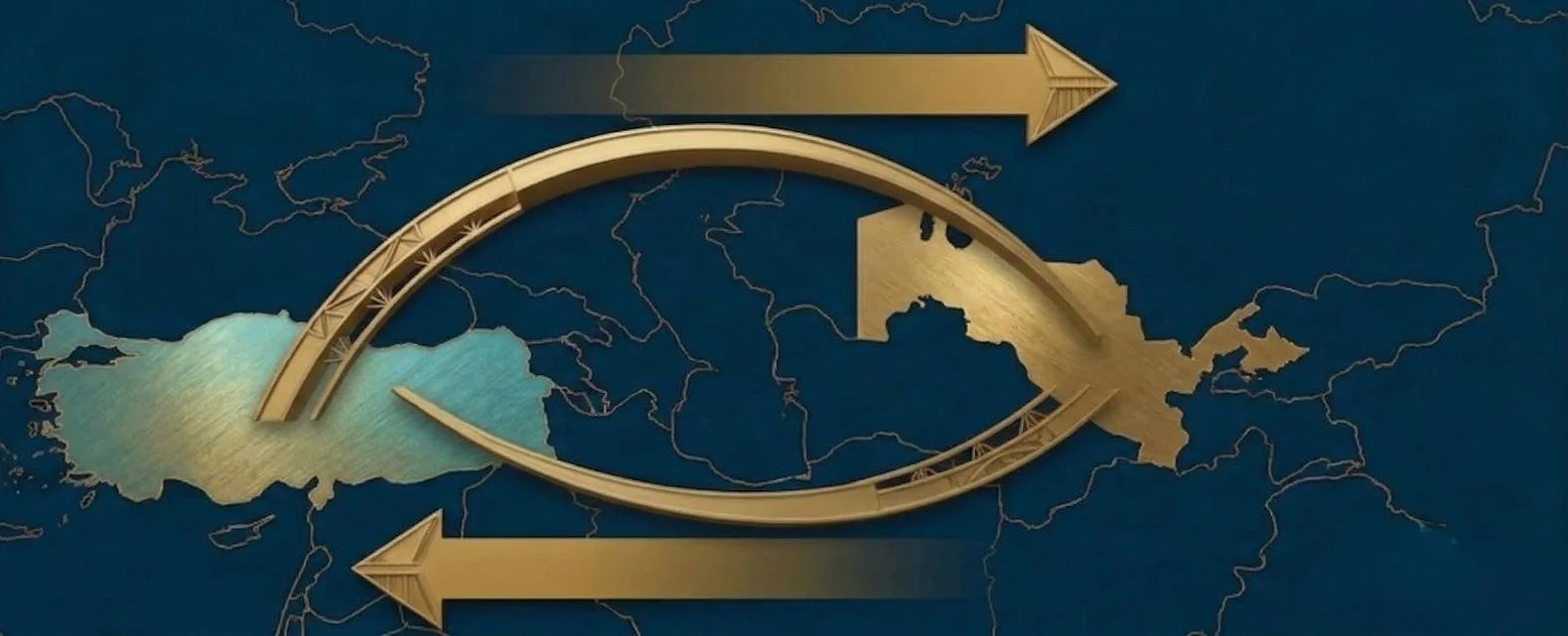 Lacivert harita üzerinde Türkiye ve Özbekistan siluetleri arasında iki yönlü altın renkli oklar